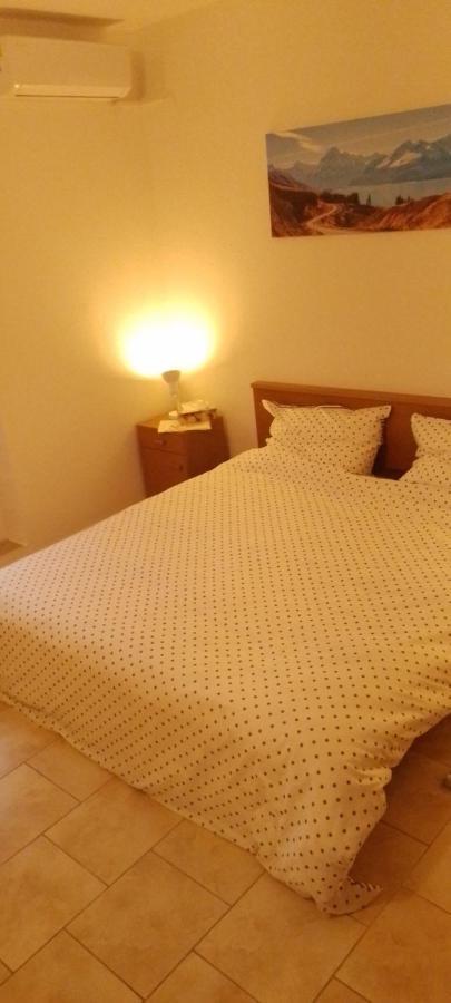 Apartman Kevin Karlobag Exteriör bild